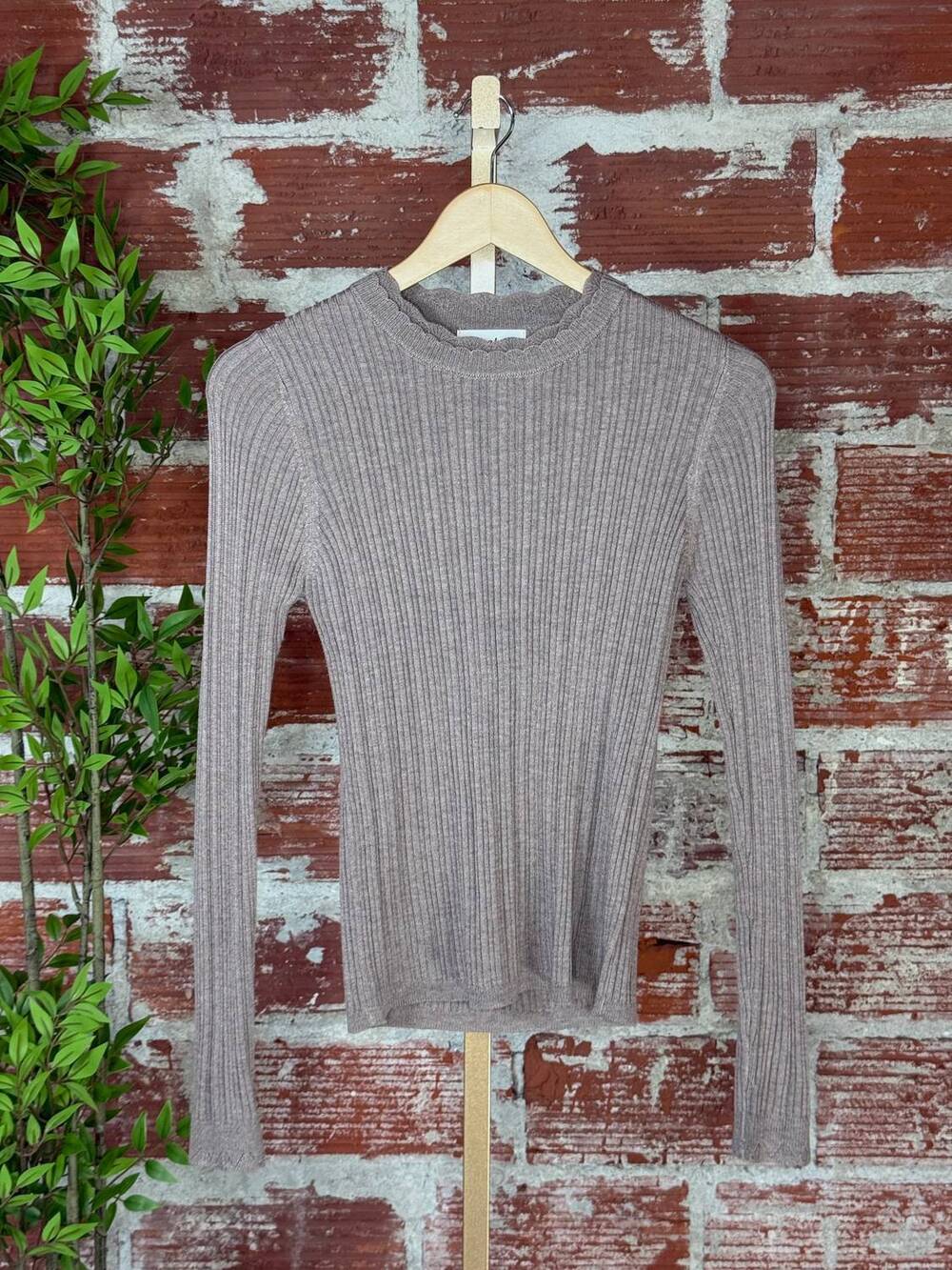 NEW BE COOL the scalloped theory sweater in mocha - Picture 2 of 3